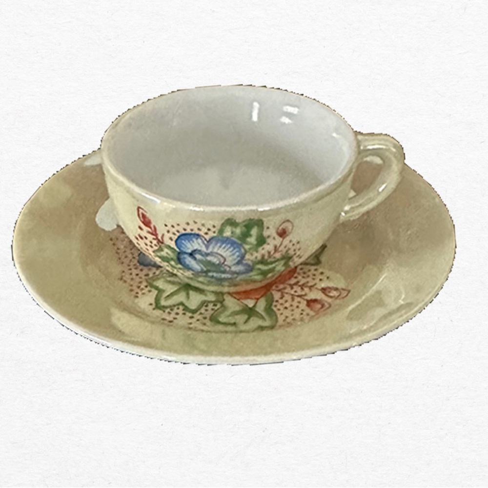 ☘️SOLD☘️ Occupied Japan Pearlized Mini Vintage Teacup & Saucer Set - Picture 2 of 8